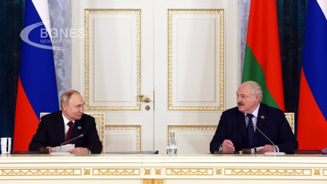 Russian President Vladimir Putin and his Belarusian counterpart, Alexander Lukashenko, signed a decree approving the creation of a joint state media